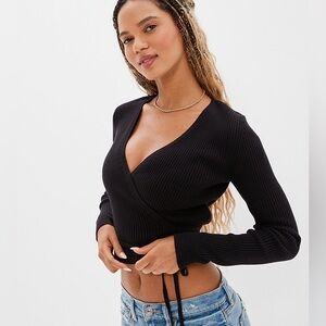 American Eagle black wrap top ribbed v-neck with small tie